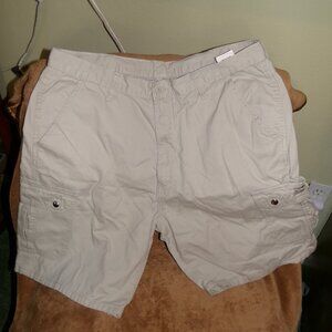 Men's Wrangler Tan Cargo Short Size 38